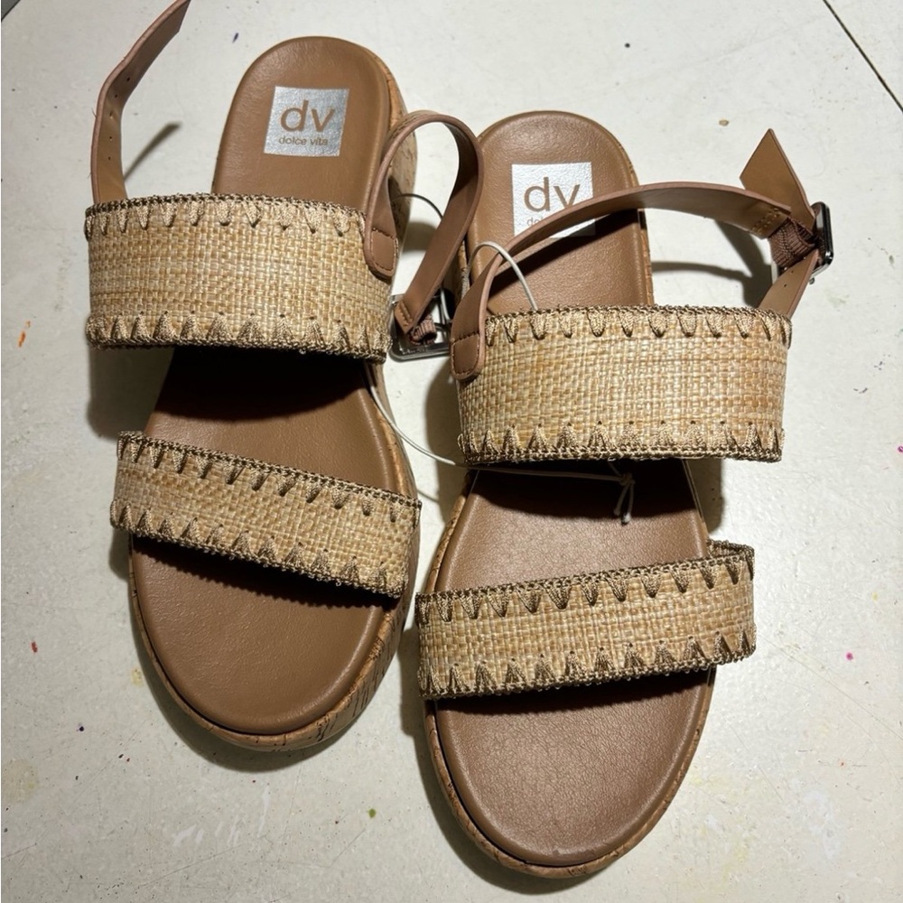 DV Dolce Vita Sollee Wedge 8 .5